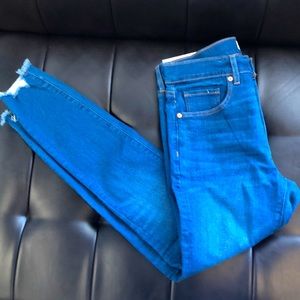 LOFT Blue Jeans slim pockets size 6